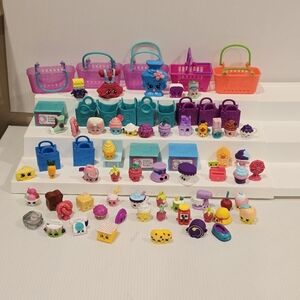 Shopkins Mini Figure and Accessories Set